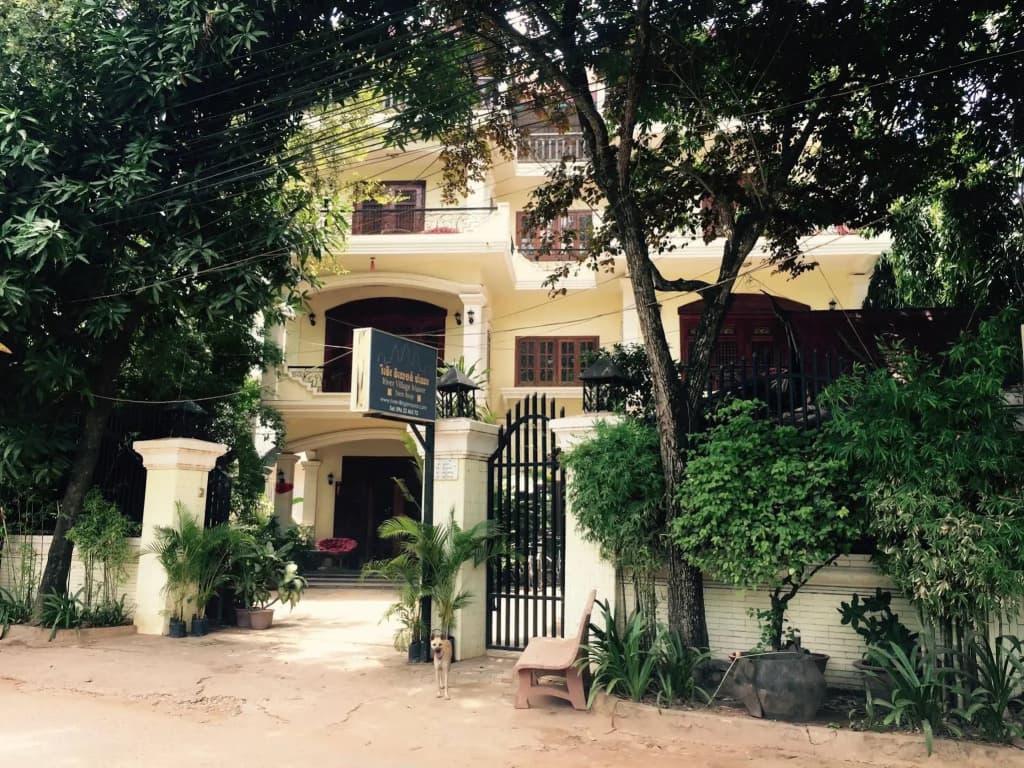 River Village Manor - photo 1