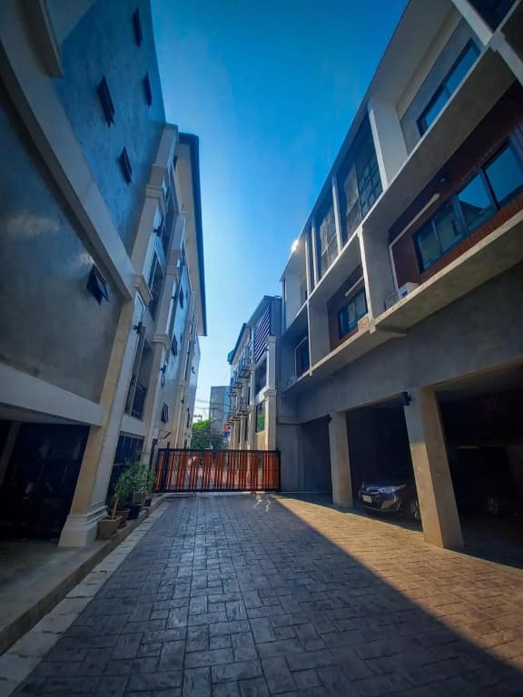 Buri Hotel and Hostel - photo 21