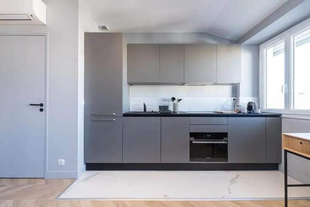 SMARTBNB - Dernier etage Ascenseur - 1 min Plage et Zone Pietonne - photo 11