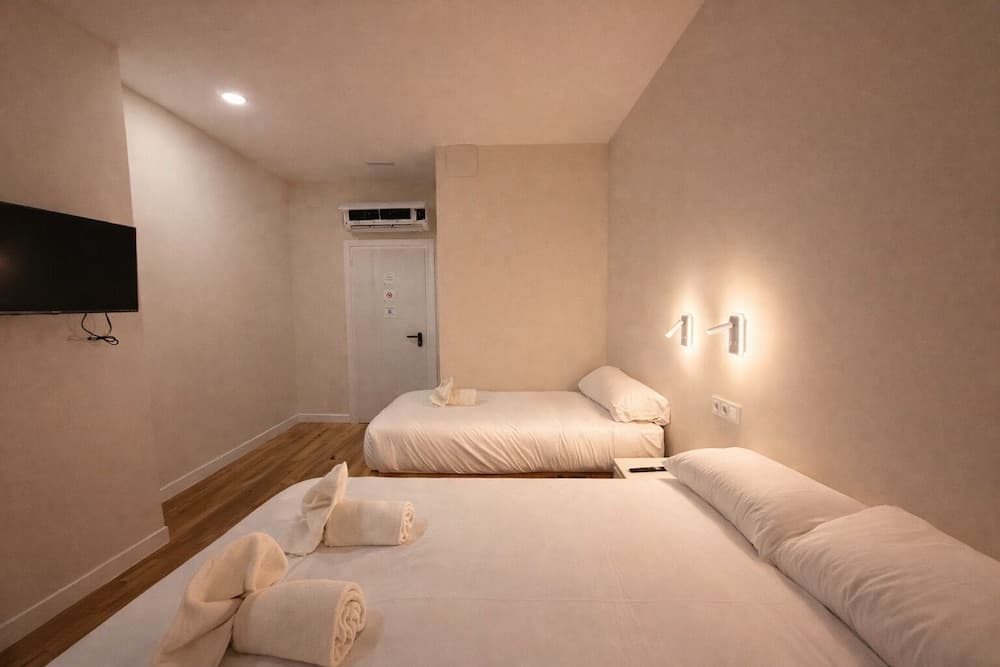 Hostal Bernabeu 2 - photo 7