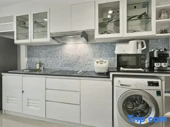 Kris - Modern Spacious 2 Bedrooms Condo With Pool - photo 5