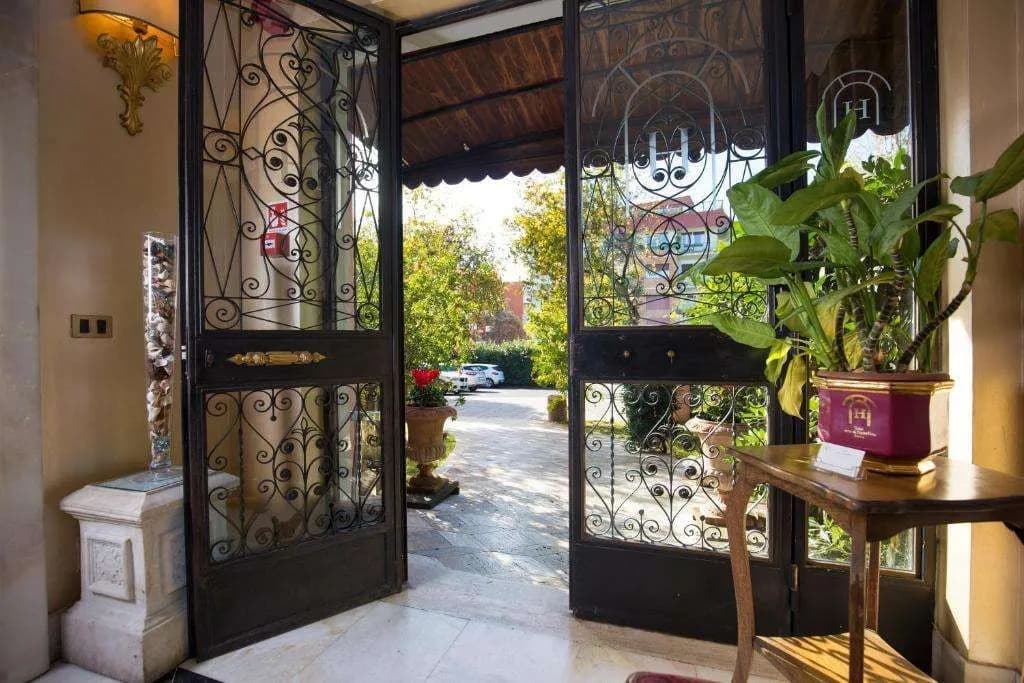 Arco di Travertino - photo 21