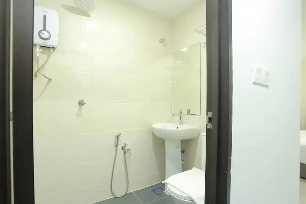 Bitz Bintang Hotel - photo 9