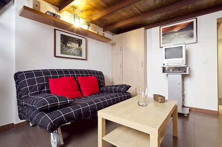Loft Chic Apartments - photo 2