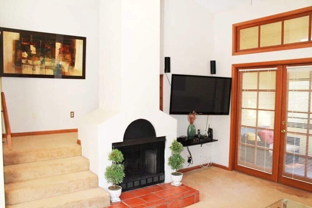 Cottage Grove Holiday Home - main photo