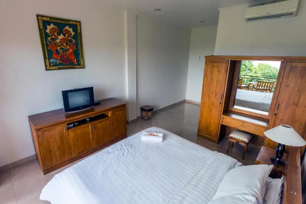 Waroeng Surya Home Stay - photo 4