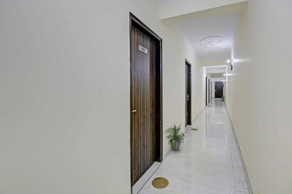 OYO Flagship IAE522 Hotel Cozzy Homes Stay - photo 14