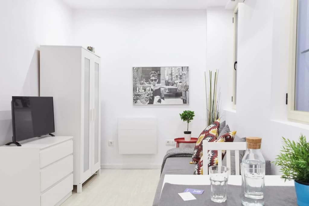 LEEWAYS APARTMENT in DIVINO PASTOR - photo 2