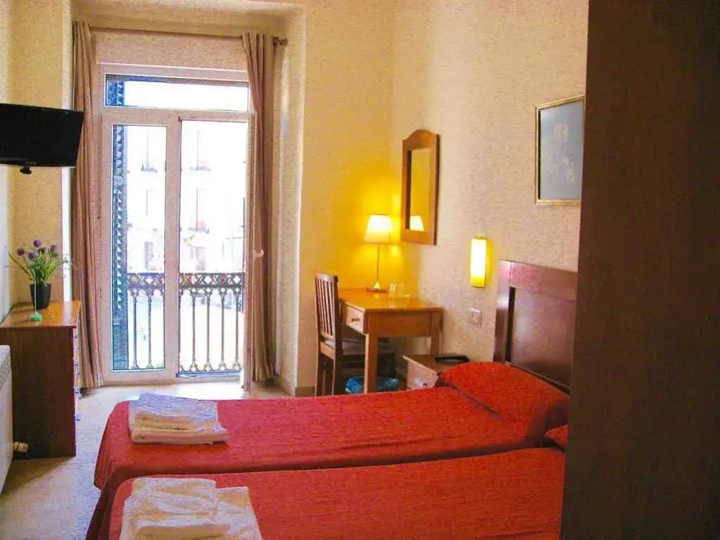 Hostal Tirso Plaza - photo 6