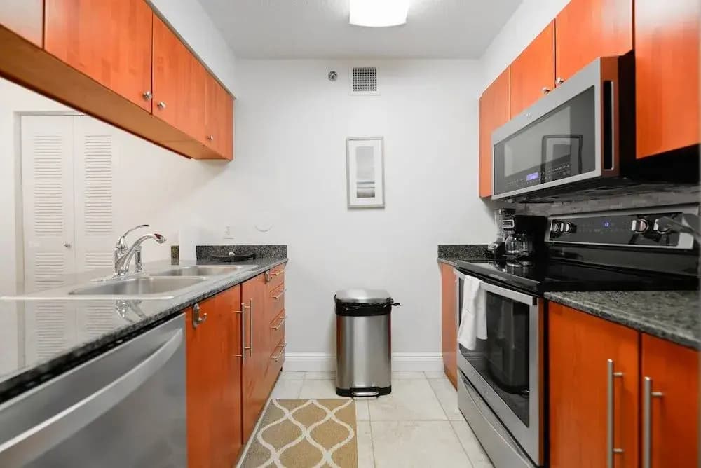 Ocean View Exquisite Brickell - photo 17