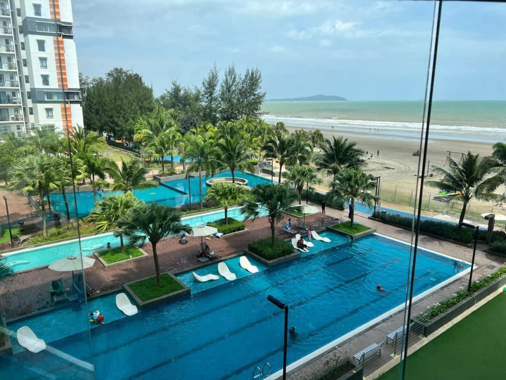 Timurbay Seafront Seaview & Poolview Suite with Wi-Fi - photo 9