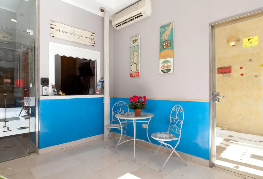 Hostal Montaloya - photo 2