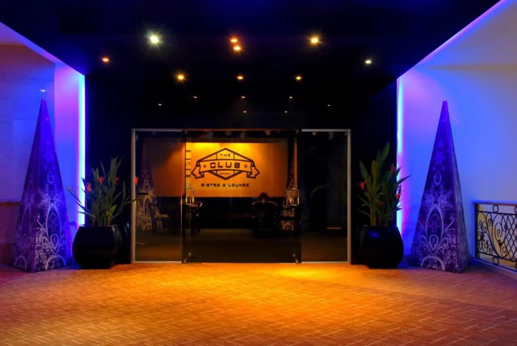 Berjaya Waterfront Hotel - photo 42