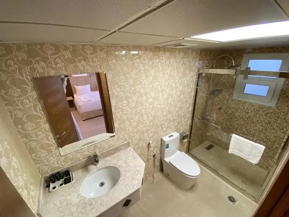 Diamond Star Hotel - photo 8