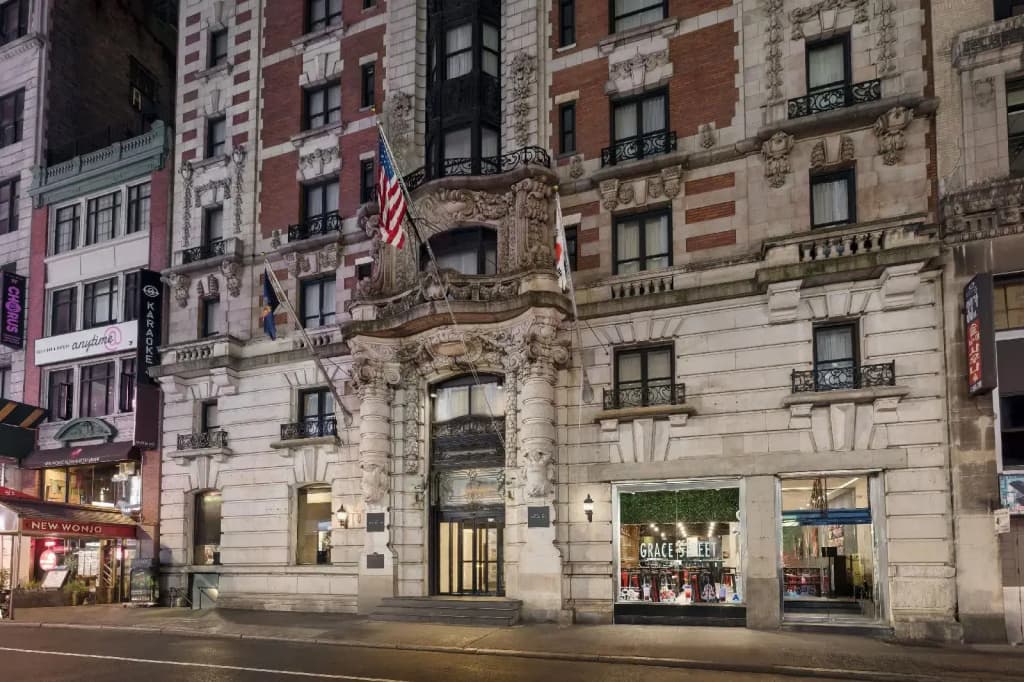 The Hotel @ Fifth Avenue - photo 40