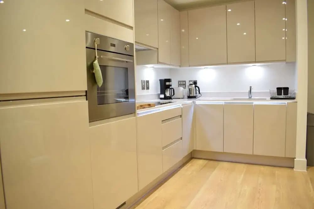 2 Bedroom Flat in Park Royal - photo 8