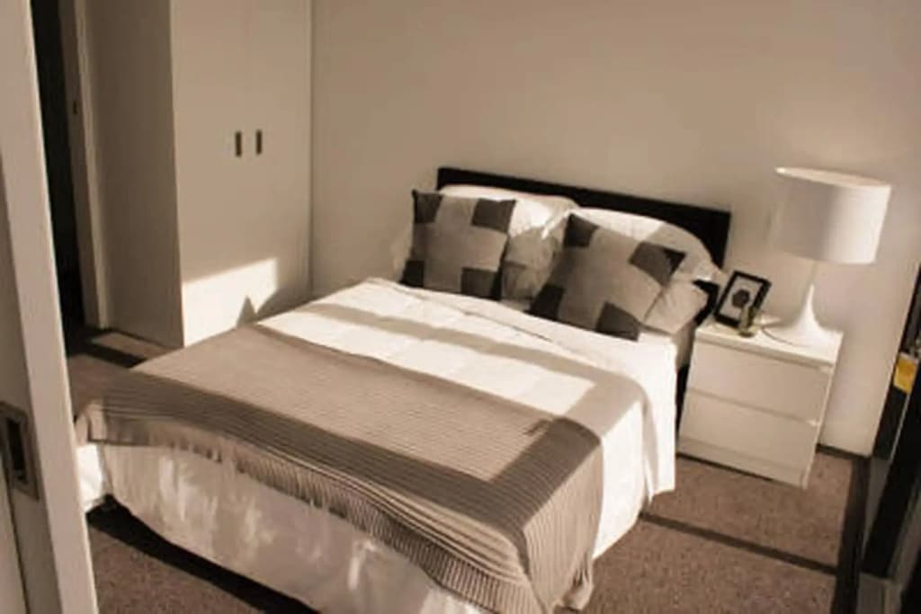 Guilfoyle Apartments - photo 4