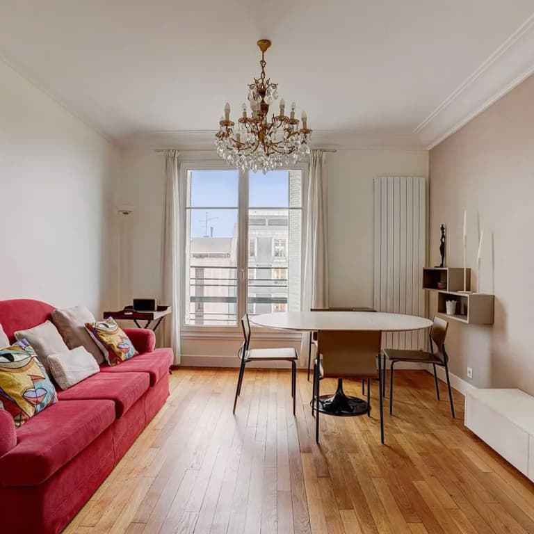 Bright Etoile Bright 2 bed Close to Eiffel Tower Arc the Triomphe et Champs Elysees - photo 2