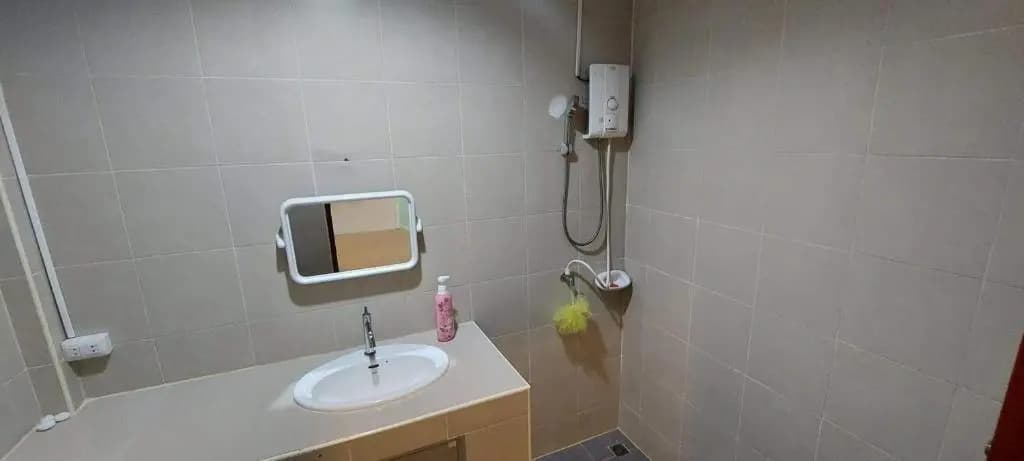 P & T Hostel - photo 9