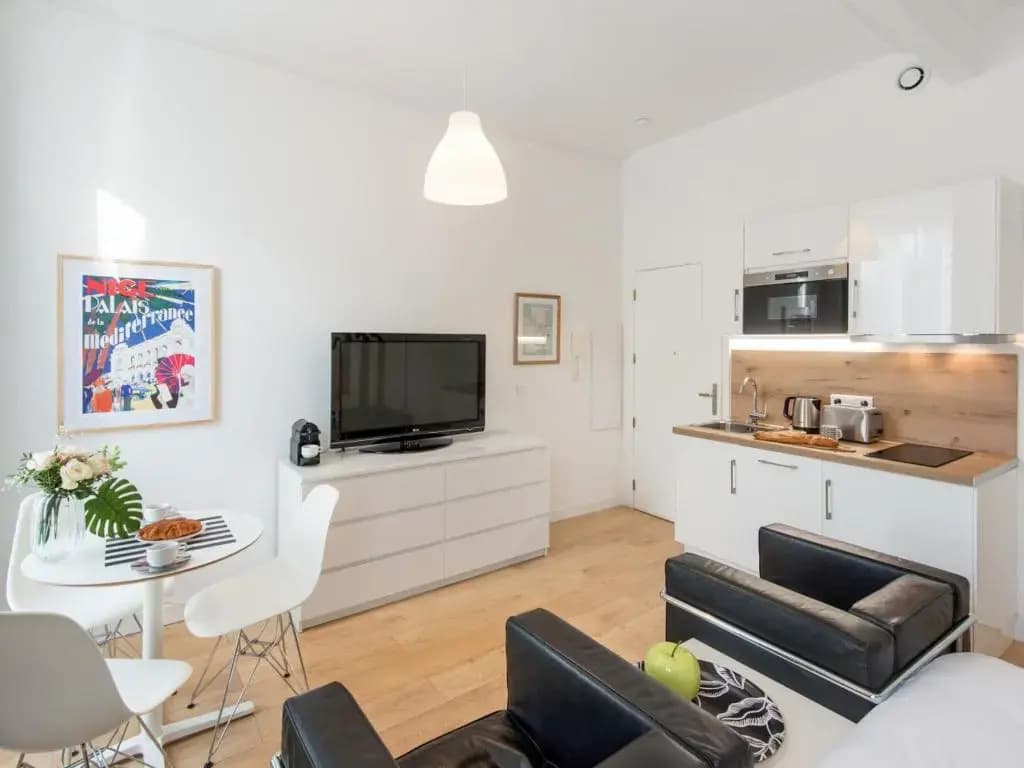 Welkeys Apartment - Eugène Emmanuel - photo 8