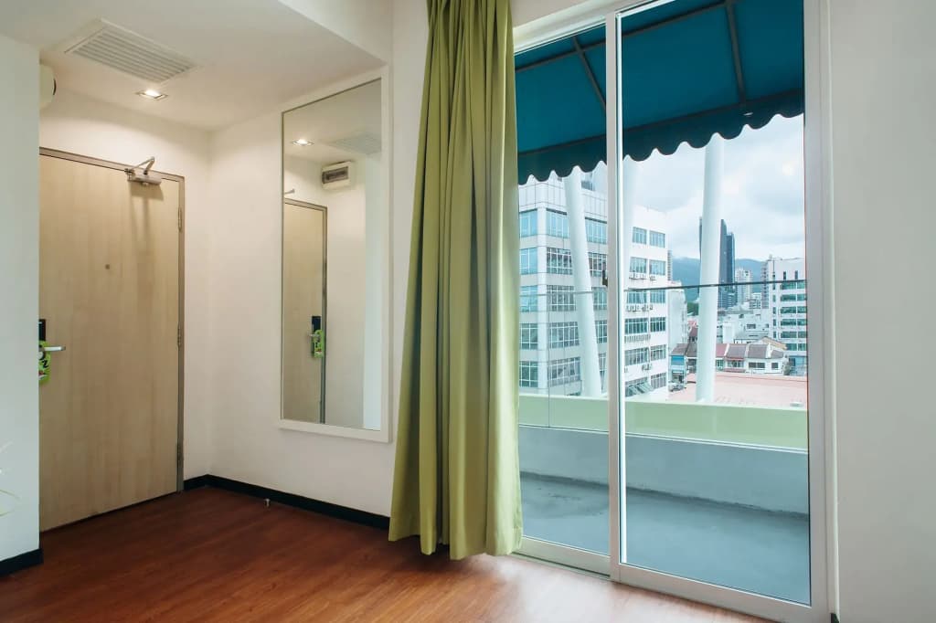 Yan Hotel - photo 8