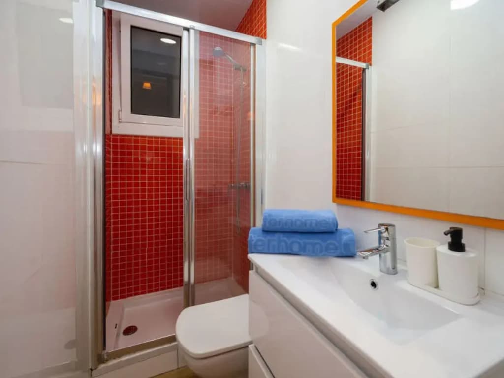 Barcelona Centric Apartment - photo 6