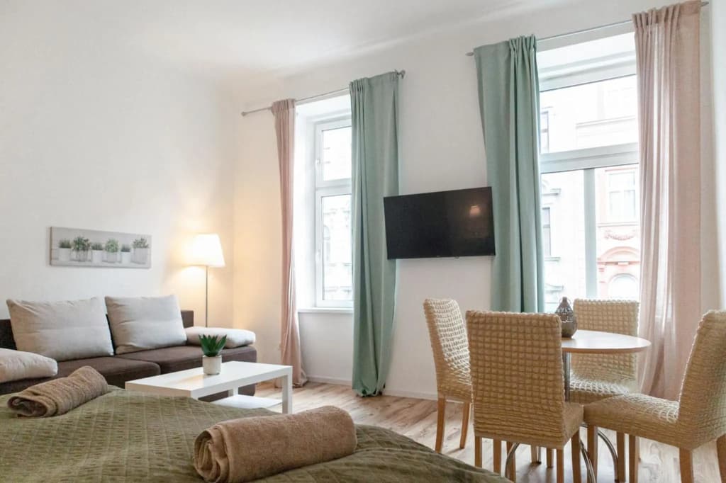 Comfortable 2BR Apt Near Schloss Schönbrunn - photo 6