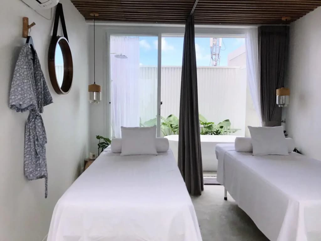 Lloyd's Inn Bali - photo 5