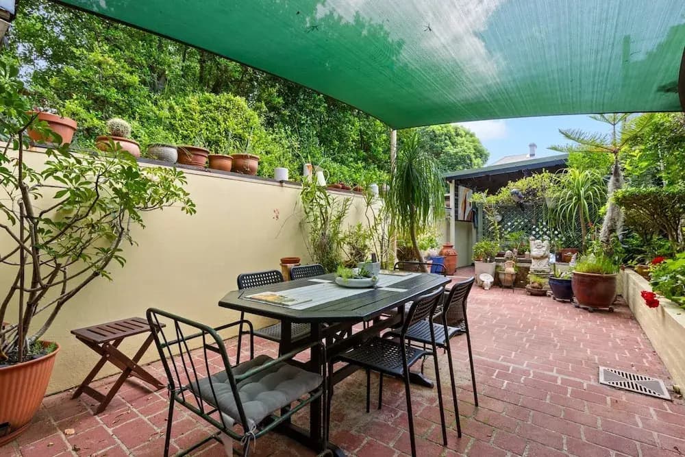Spacious 2-bed Townhouse With Garage & Patio - photo 16