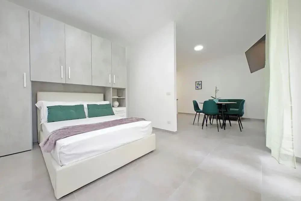 YCH Bagnera Suites - photo 15
