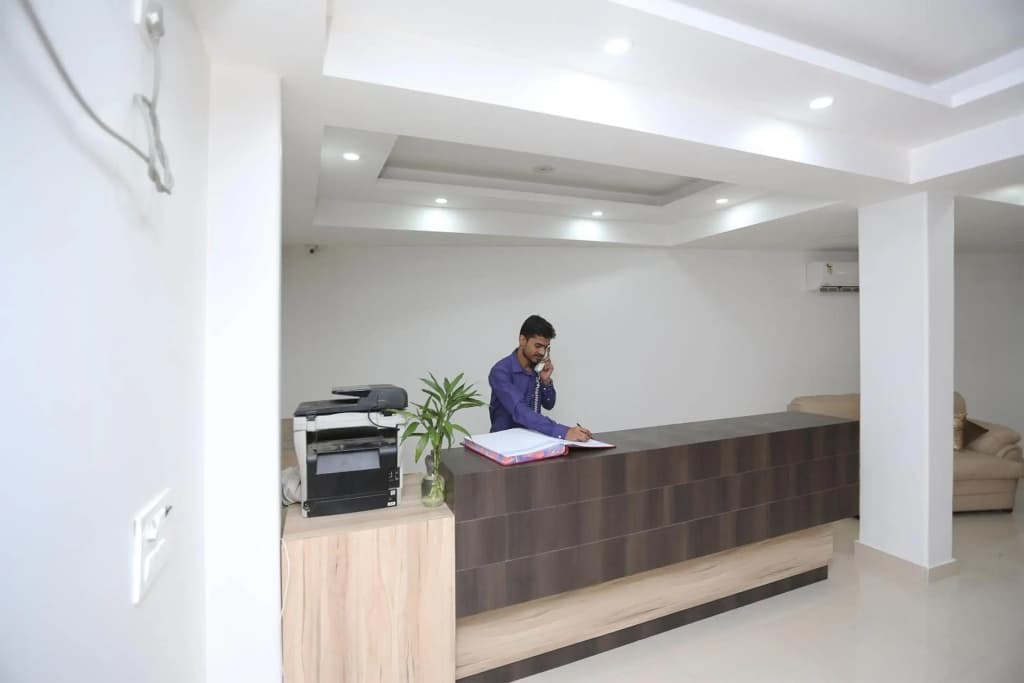 Capital O 18853 Hotel Mega - photo 12