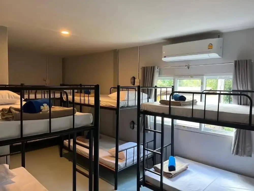 YP Hostel - photo 3
