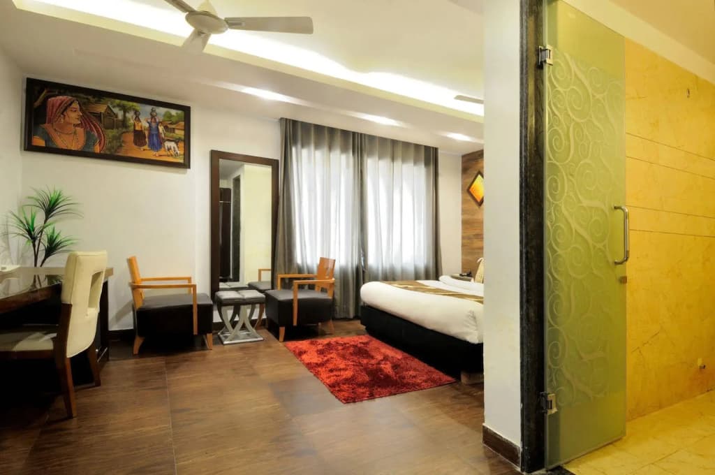 Hotel Cabana 5 Mins Walking Distance From NDLS Station - photo 5