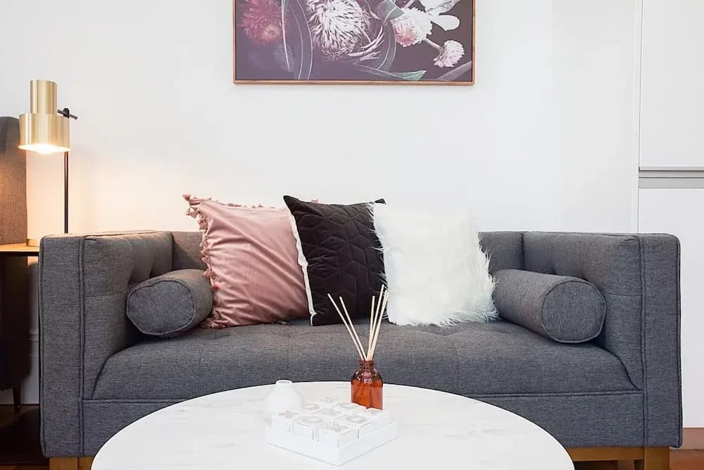 Comfortable Renovated Studio Close To City - photo 5