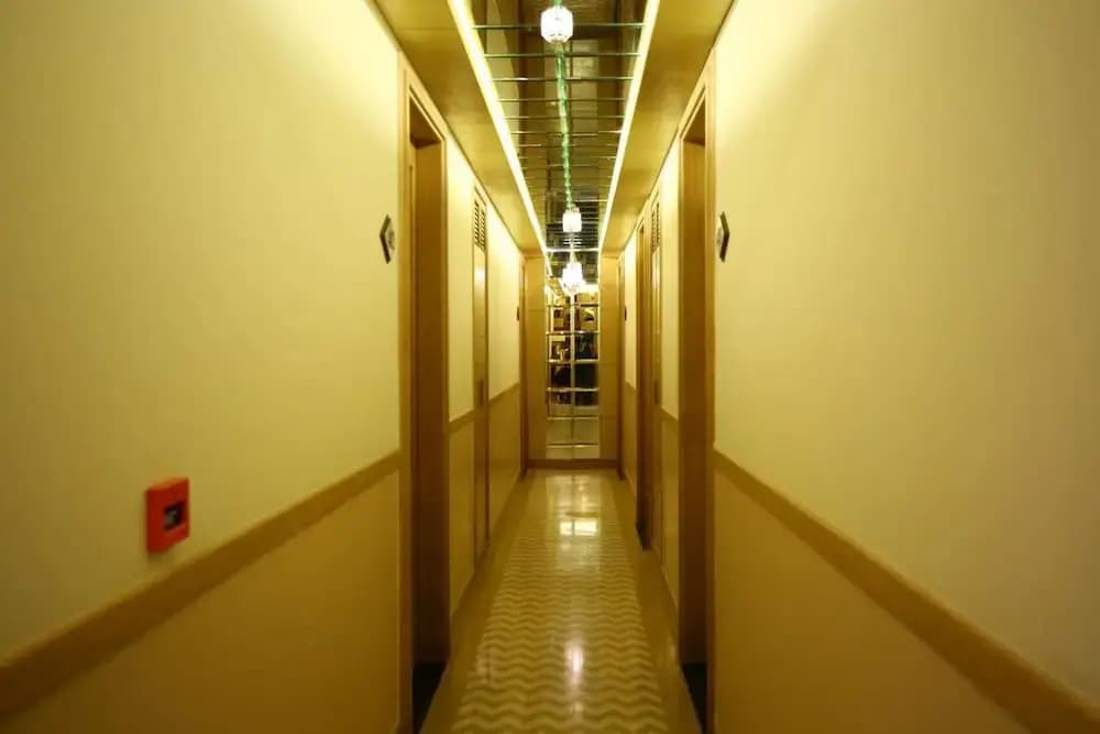 The IC's Hotel - photo 9
