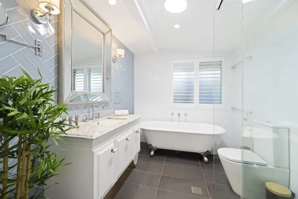 Spacious 4-bed Home Near Avalon Beach - photo 12