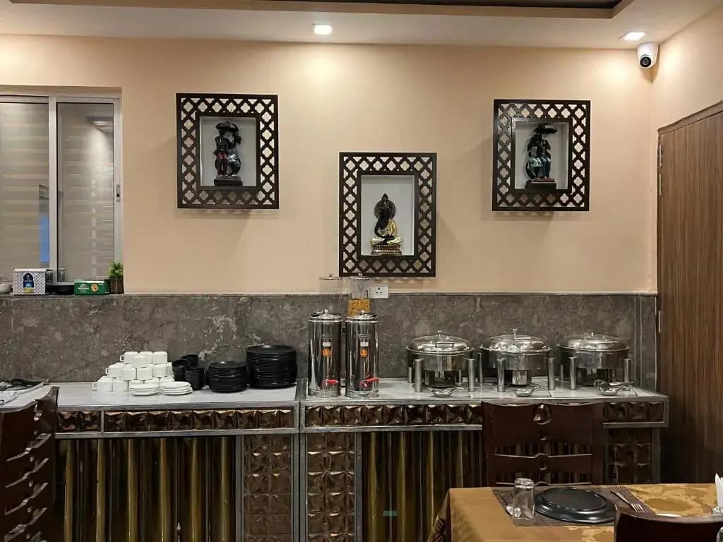 Hotel Royal inn igi - photo 11
