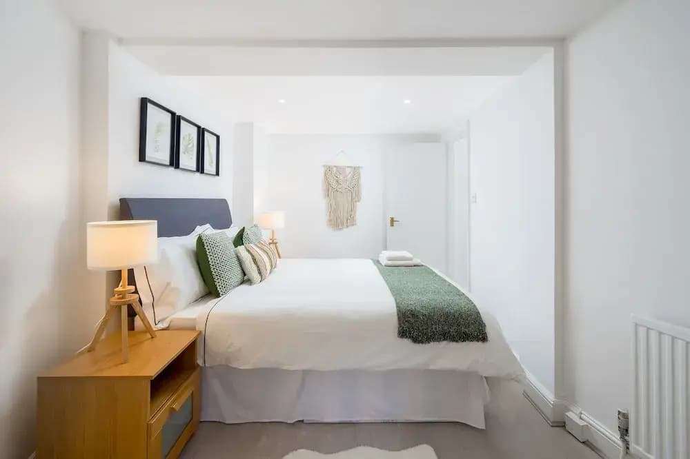 Russell Sq Suite 2 Bed Apartment - photo 3