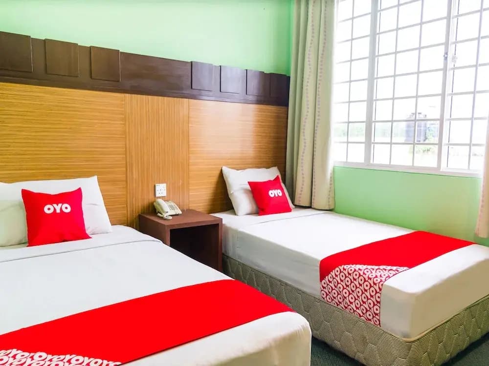 Royal Hotel by OYO Rooms - photo 2