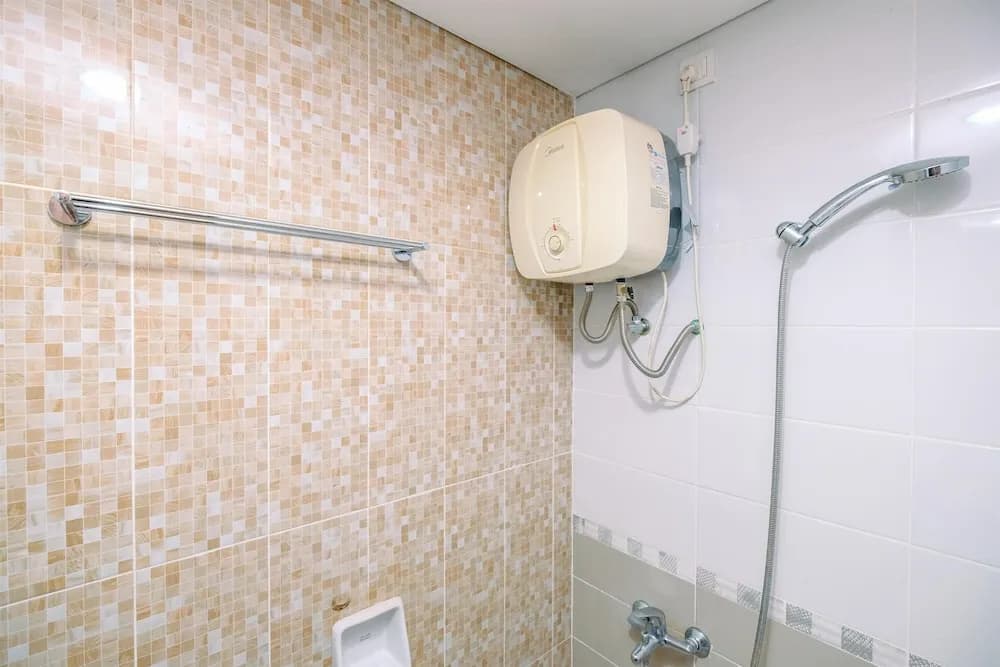 Comfortable And Homey 2Br Apartment At Royal Olive Residence - photo 7