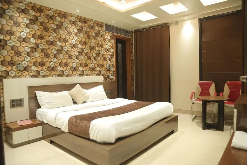 Leeway Hotel - photo 4