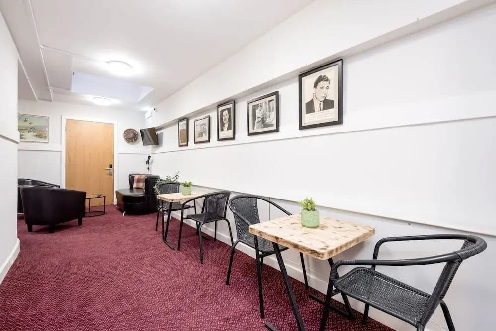 Smith Place Hotel - photo 23