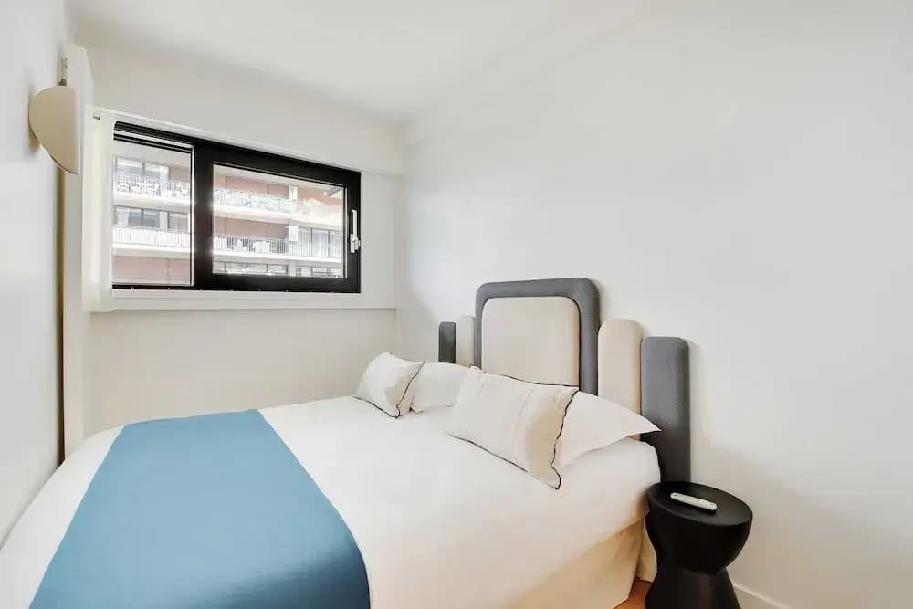 Passy / Eiffel Tower - Amazing 2BR With Garden - photo 2
