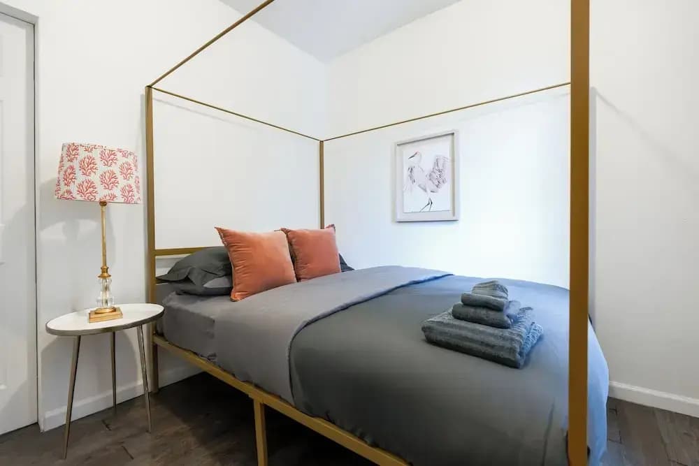 Elegant Harlem Suites - photo 2