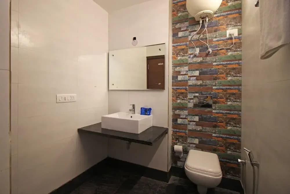 OYO Flagship 556 North Campus - photo 8