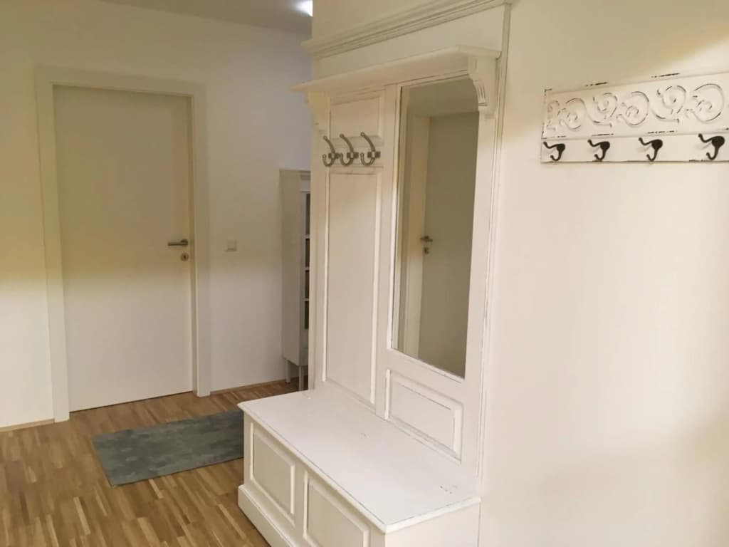 White Vintage Park View Apartment - photo 37