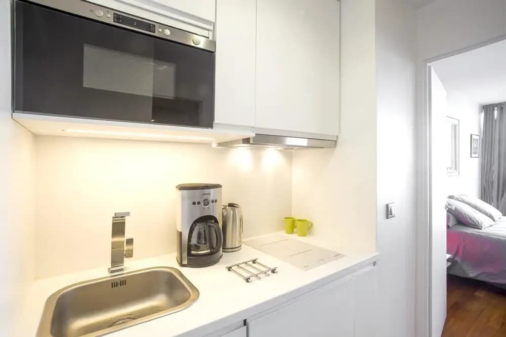Apartment With one Bedroom in Paris, With Wonderful City View, Furnish - photo 12