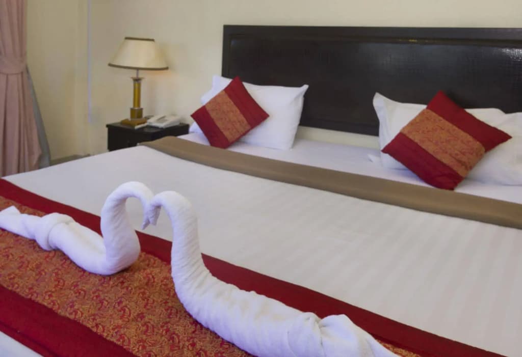 Royal Q&D Suites Hotel - photo 4