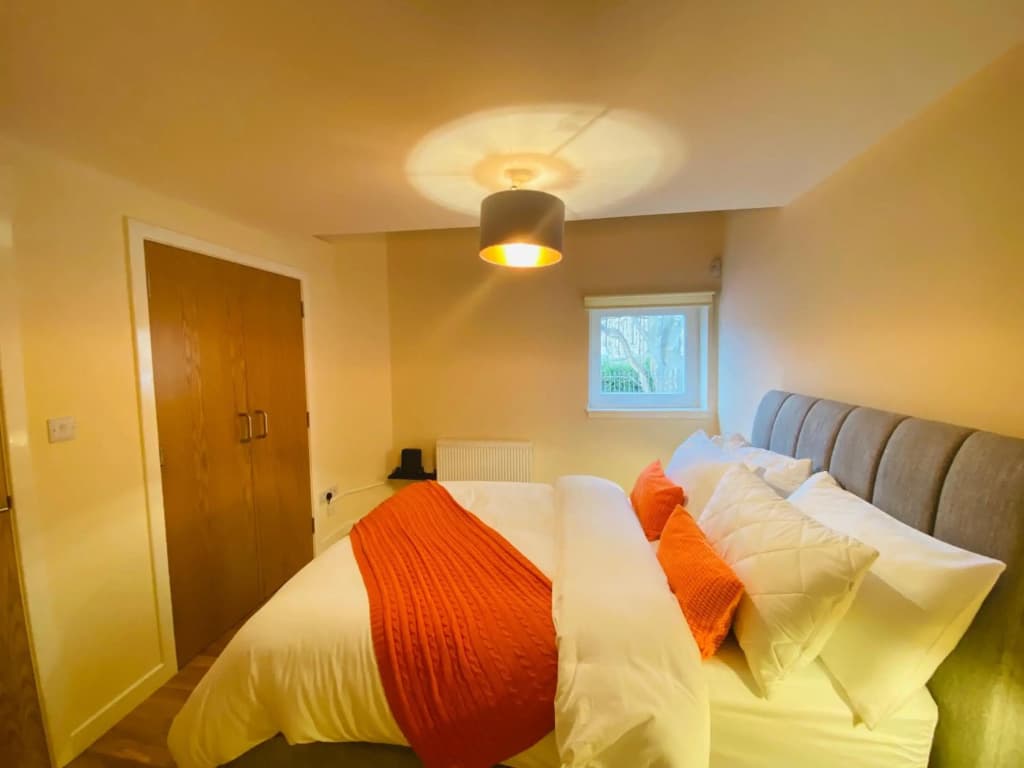 2 Bed 2 bath with Private Parking - photo 4