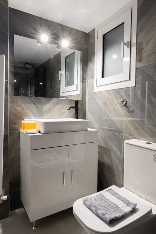Brand New 2 Bdrm Apt in Koukaki Athens - photo 8